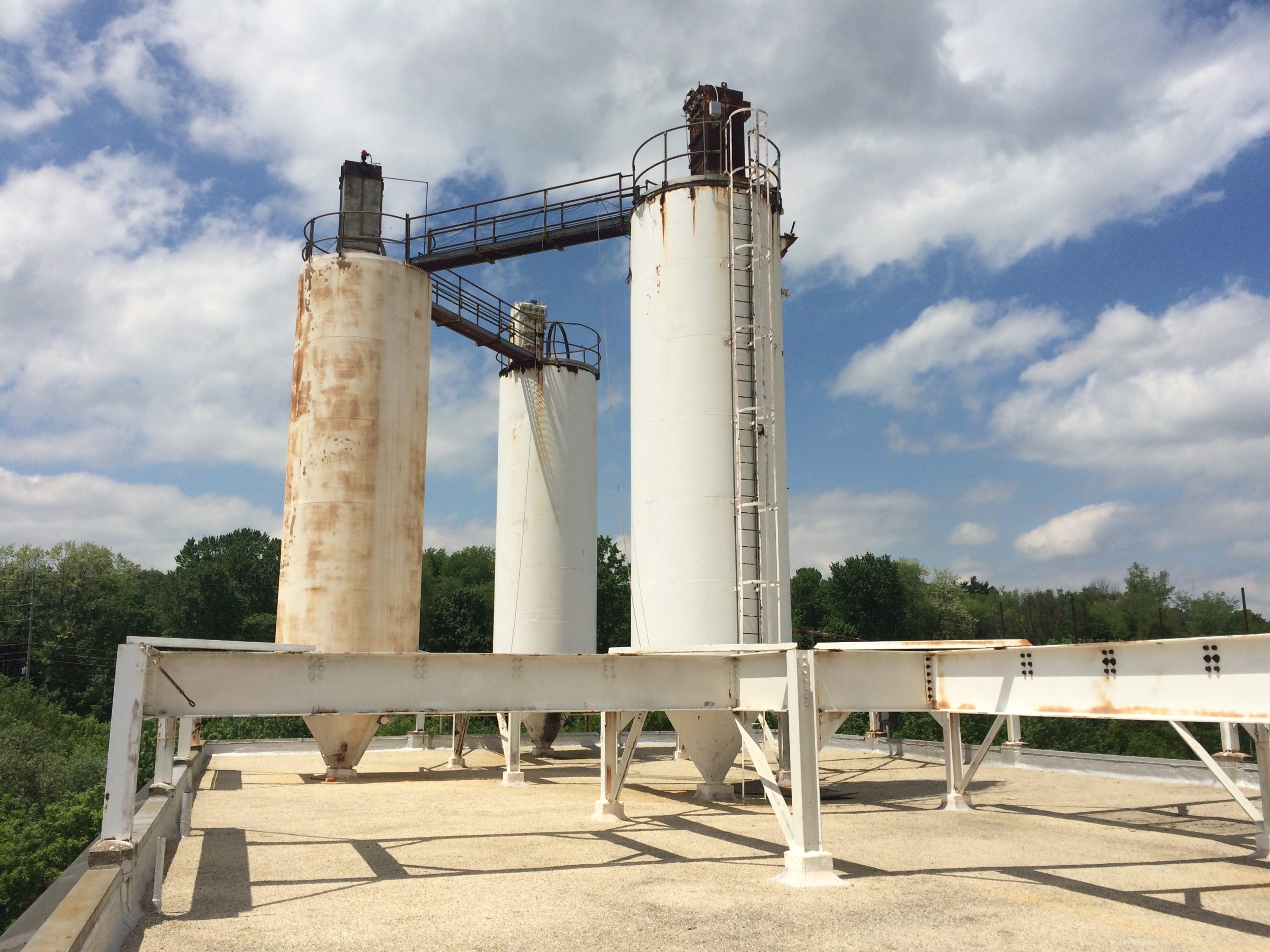 Rusty Liquid Storage Tanks Before Ice Blasting And Industrial Painting